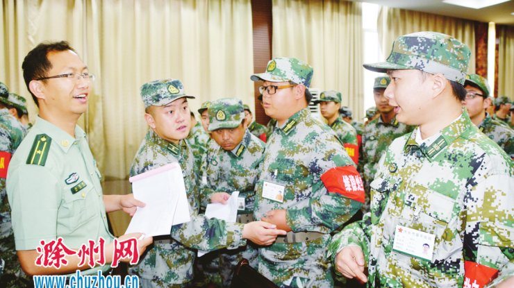 民兵接受拉动点验