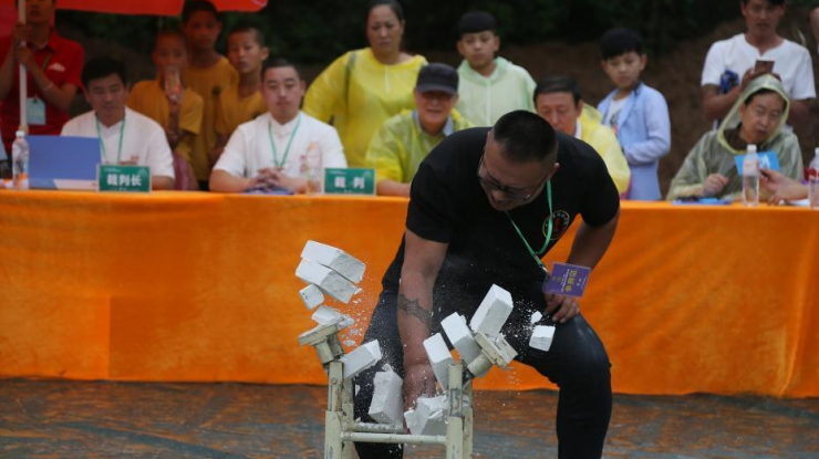 少林寺“比武大会”开幕 各路高手亮出绝活