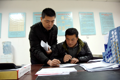 姜维锦在工作中2