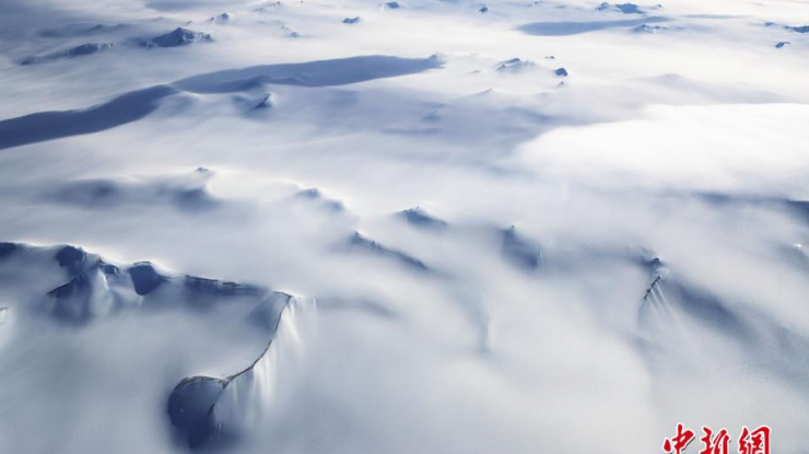  NASA观测南极半岛山脉冰川