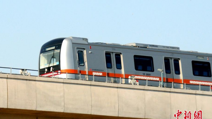 全国首条“无人驾驶”地铁加紧空载试运行