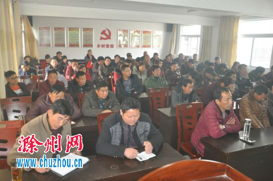 图为新街镇组织乡村厨师代表及镇、村负责人进行秋季食品安全宣传.jpg.thumb