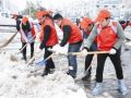 定远：寒风凛冽除雪忙 万人齐心保平安