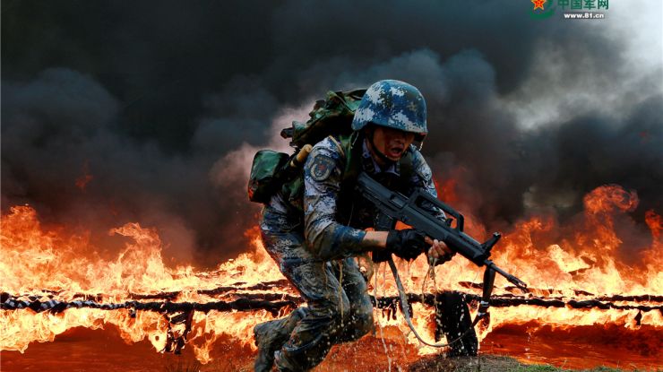 穿越泥潭火网，我们是不一样的海军陆战队！