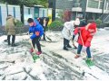 天长万余名志愿者清雪除冻保畅通