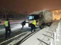 车队雪夜受困 全椒民警紧急施救