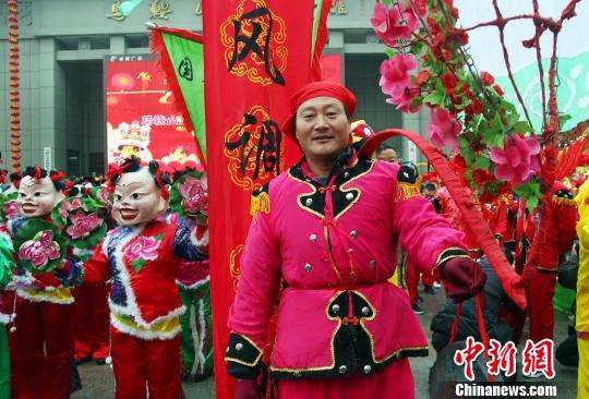 马鞍山民俗进城大展演 邵纪明 摄