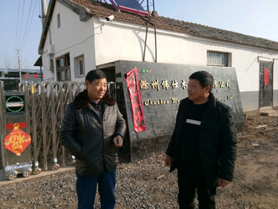 工作中的刘朝富2