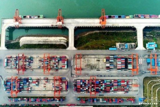 航拍果园港 联通“一带一路”与长江经济带的航运枢纽