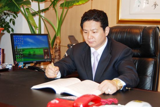 吴献忠工作照片