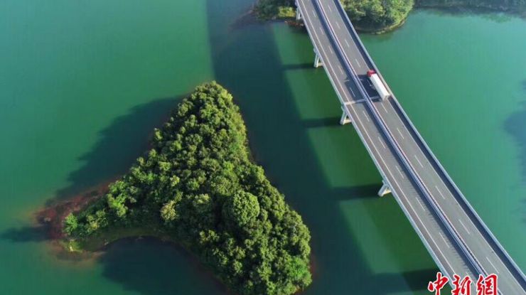 航拍江西最美水上公路