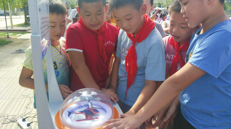 科普大篷车开进乡村校园