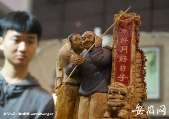 现场展示的雕塑工艺