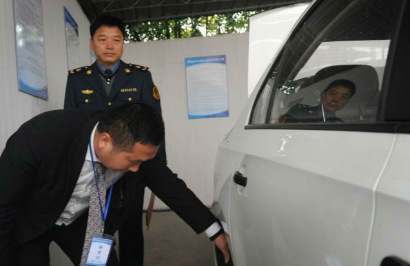 网约车新政让很多司机退出 打车难让有人呼吁降低门槛