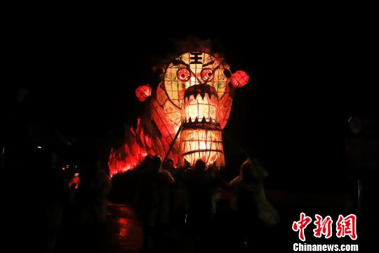 &ldquo;板龙&rdquo;由龙头、龙身和龙尾三部分组成 遂昌提供 摄