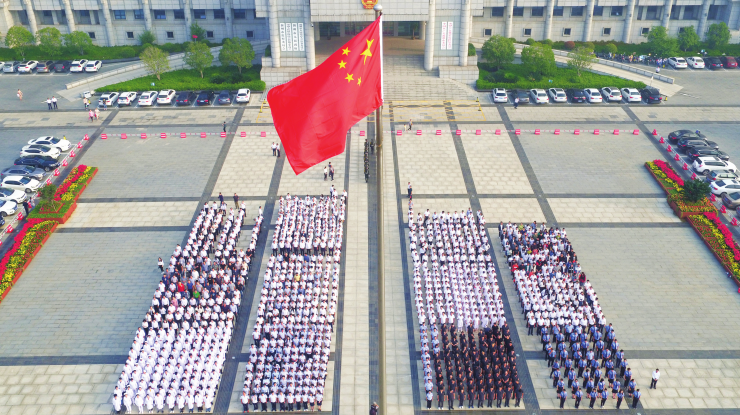 迎国庆 升国旗