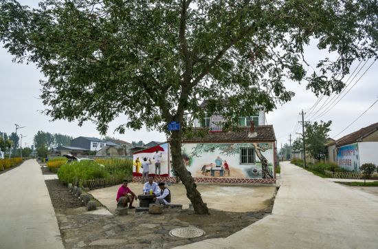 腰庄新貌2。王绪波摄