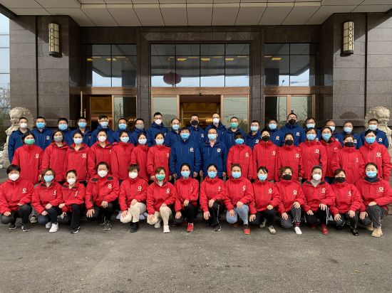 我院首批支援武汉医疗队员向武汉捐款02