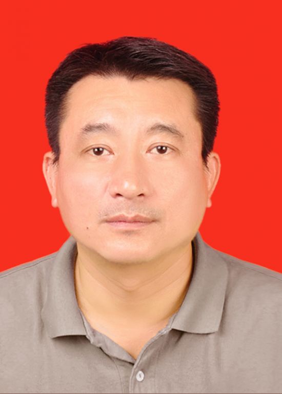 天长王晓东证件照