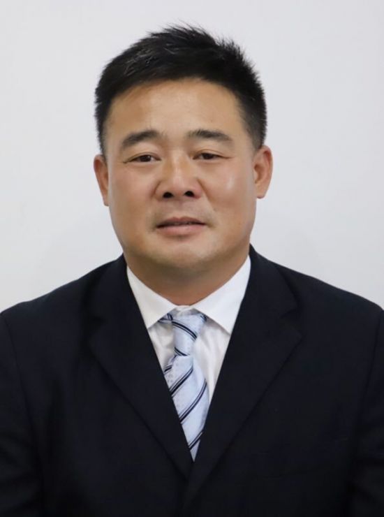 天长王知兵证件照