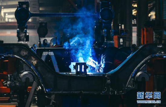 （在习近平新时代中国特色社会主义思想指引下&mdash;&mdash;新时代新作为新篇章&middot;习近平总书记关切事&middot;图文互动）（3）汗水的味道&mdash;&mdash;记录奋战在复工复产一线的劳动者