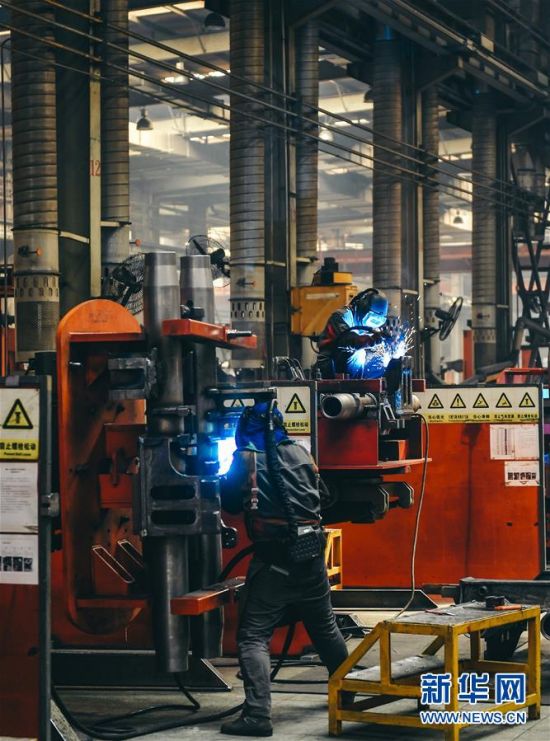 （在习近平新时代中国特色社会主义思想指引下&mdash;&mdash;新时代新作为新篇章&middot;习近平总书记关切事&middot;图文互动）（4）汗水的味道&mdash;&mdash;记录奋战在复工复产一线的劳动者