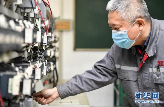 （在习近平新时代中国特色社会主义思想指引下&mdash;&mdash;新时代新作为新篇章&middot;习近平总书记关切事&middot;图文互动）（5）汗水的味道&mdash;&mdash;记录奋战在复工复产一线的劳动者