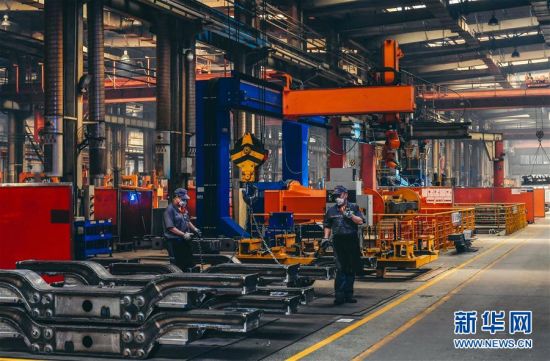 （在习近平新时代中国特色社会主义思想指引下&mdash;&mdash;新时代新作为新篇章&middot;习近平总书记关切事&middot;图文互动）（6）汗水的味道&mdash;&mdash;记录奋战在复工复产一线的劳动者