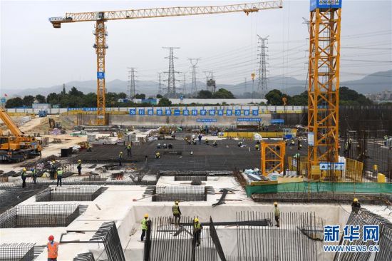 （在习近平新时代中国特色社会主义思想指引下&mdash;&mdash;新时代新作为新篇章&middot;习近平总书记关切事&middot;图文互动）（6）新机遇、新引擎&mdash;&mdash;重大工程重大项目建设新动向观察