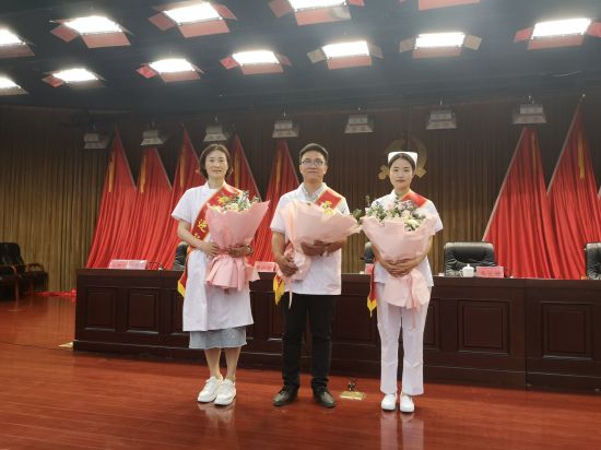 余友琴、马长欣、胡慧文