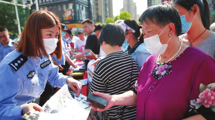 滁州：扫黑除恶宣传进社区