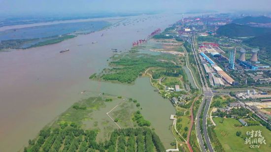 时政新闻眼丨从长江到巢湖，习近平关切这些紧要事