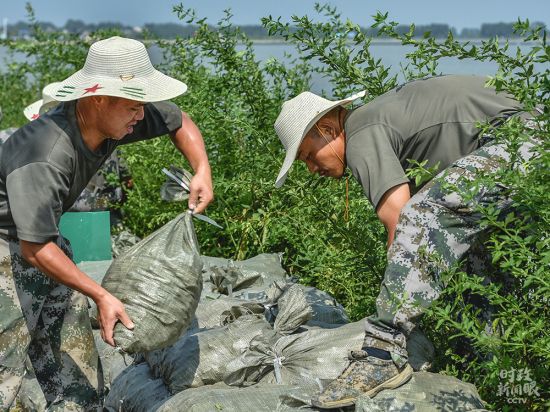 时政新闻眼丨从长江到巢湖，习近平关切这些紧要事