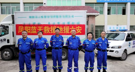 从左至右:张莹、刘晓燕、孟科、曹继勇、李瑞、李炳海