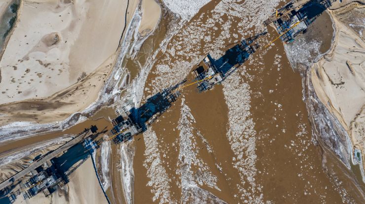 内蒙古包头：黄河即将封河 航拍流凌壮观场面