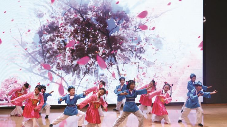 戏曲进校园 国粹润童心