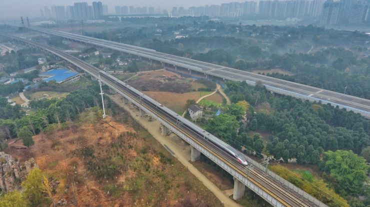 成渝间实现高铁公交化运营1小时直达