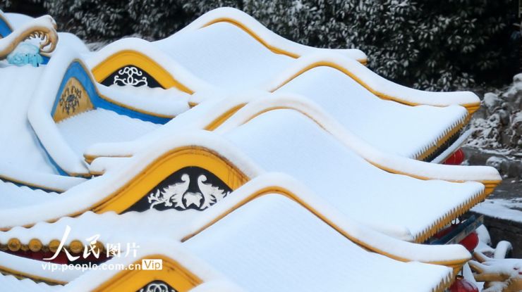 江苏扬州：雪后“几何”美如画