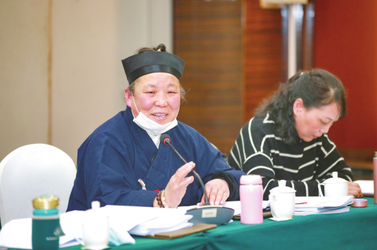 赵万平委员在审议政协工作报告