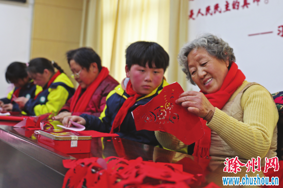 全椒:剪窗花 迎新春