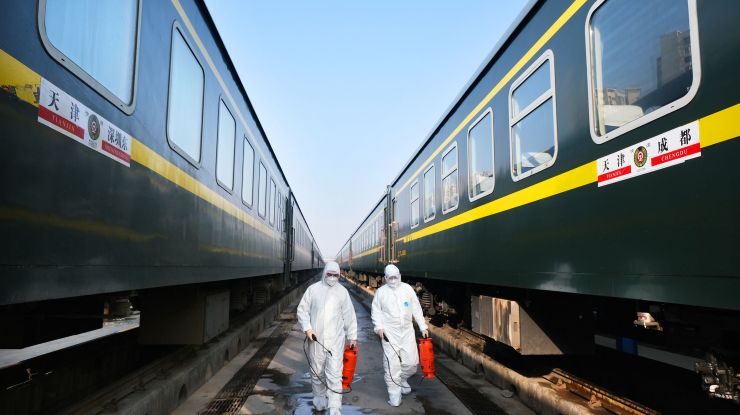 春运首日 铁路部门多举措做好疫情防控工作