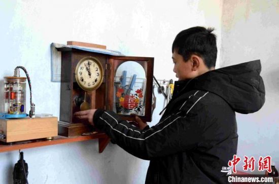 15岁少年自学电工知识梦想造出飞机“飞”出大山