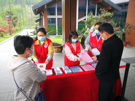 NGUYB}DI93X]MU628~1MBHL