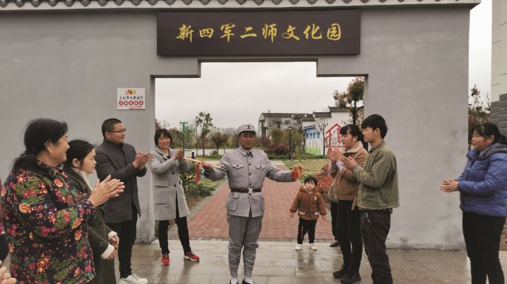 为百姓讲述本地红色故事