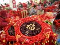 山东郯城：火红“中国结”俏销