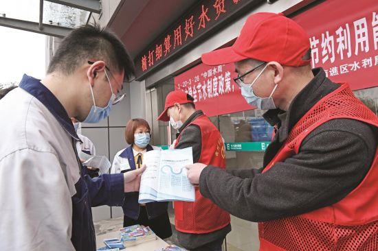 f816ae55-b558-4182-a587-e6411f052432