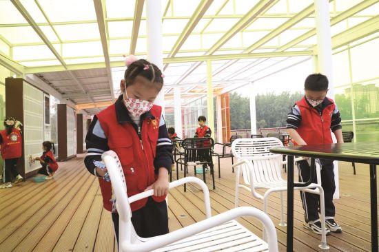 04e11058-aed7-411c-89a9-c7a1309877bc