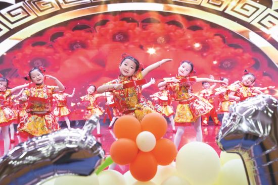 c2dd76e1-15d3-4eb5-9fed-be5a5b83aa41