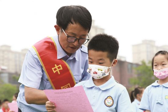 8c28f1db-ac0e-42ef-8648-372e9f3d39e6