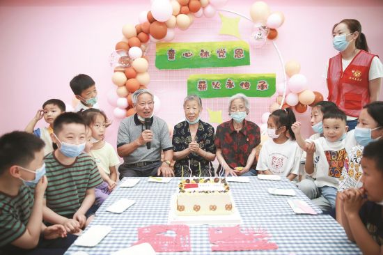 b1b42d7f-2a1f-439a-ab1f-115a7ecb2a68